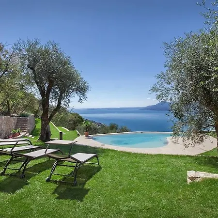 Divina-apt Armonia-con Piscina E Vista