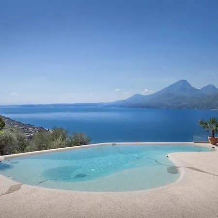 Divina-apt Armonia-con Piscina E Vista