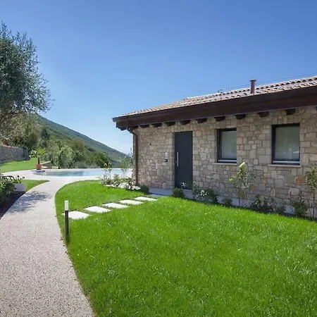 Divina-apt Armonia-con Piscina E Vista * Castelletto Di Brenzone